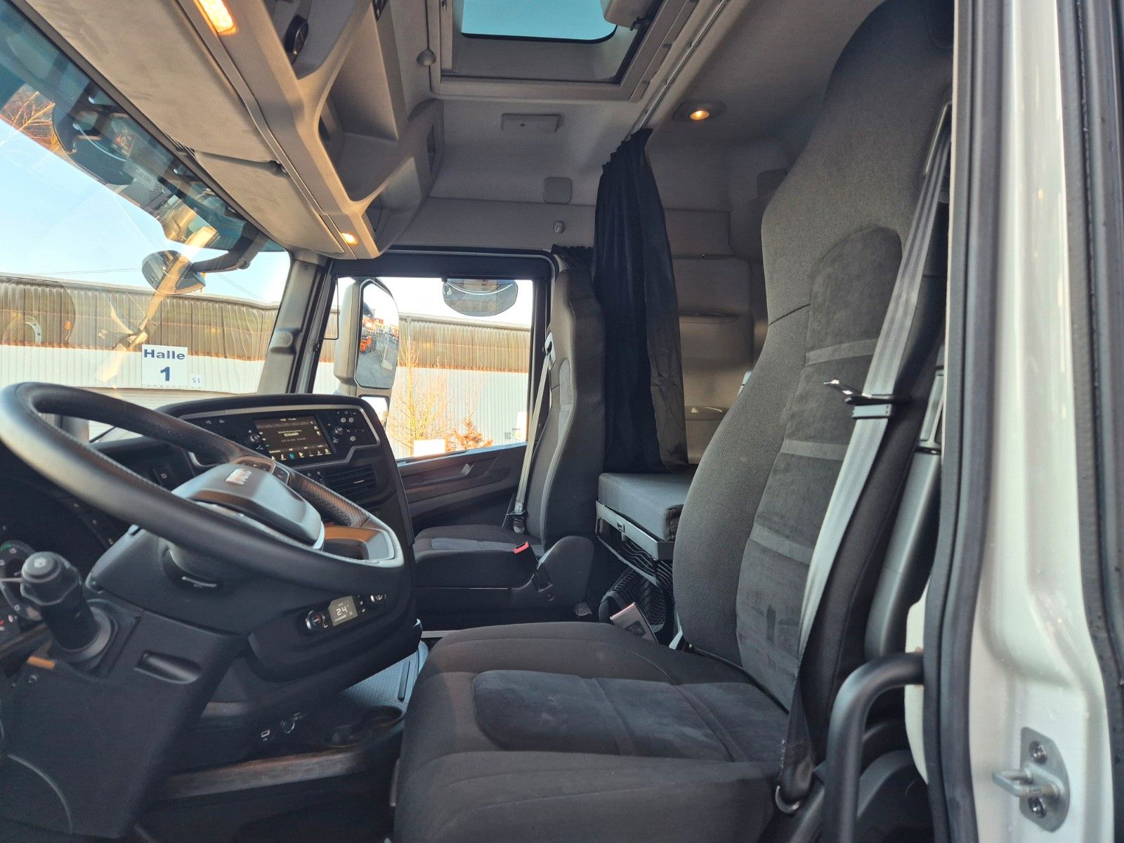 Fahrzeugabbildung Iveco X-Way 460 6x2 Absetzkipper Meiller AK16