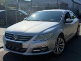 Volkswagen Passat CC 2.0TDI Basis/Navi/PDC/EURO5 - silberne Volkswagen Passat CC