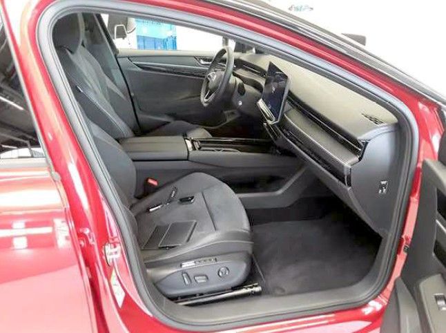 Volkswagen ID.7 Tourer PRO BLACK STYLE PANORAMA WÄRMEPUMPE imagem 3
