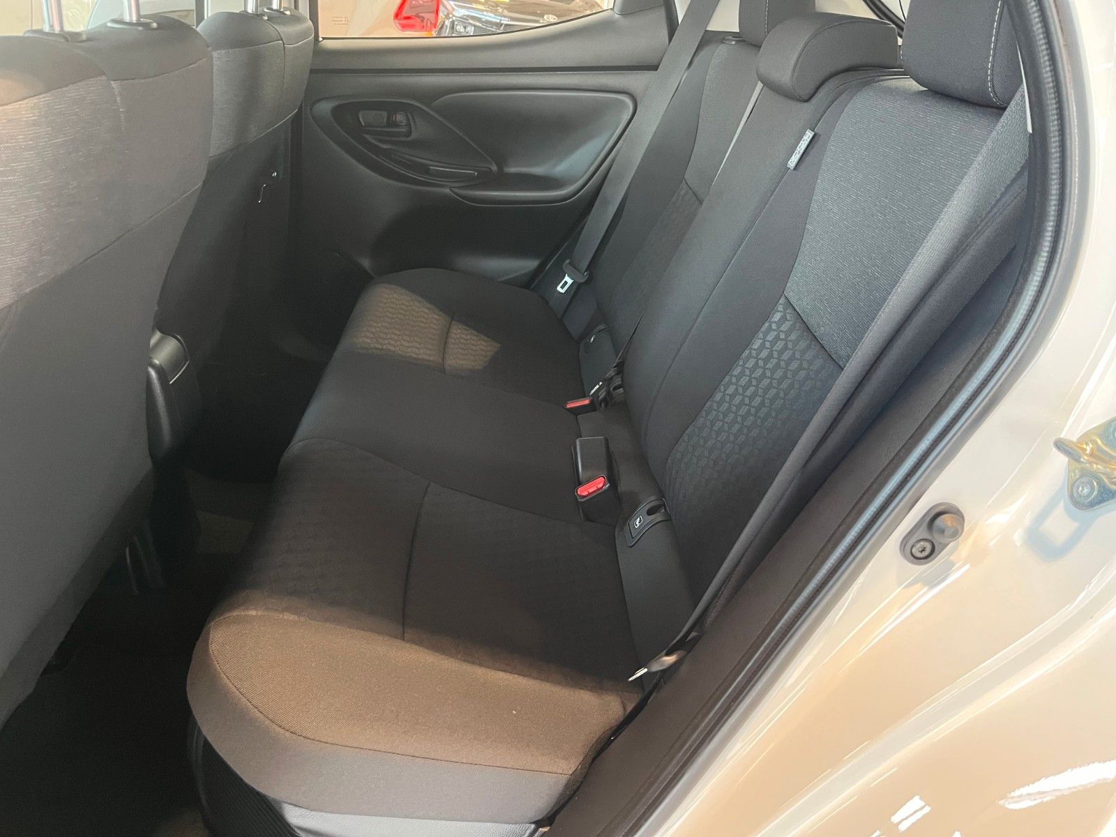 Fahrzeugabbildung Toyota Yaris Hybrid Team Deutschland