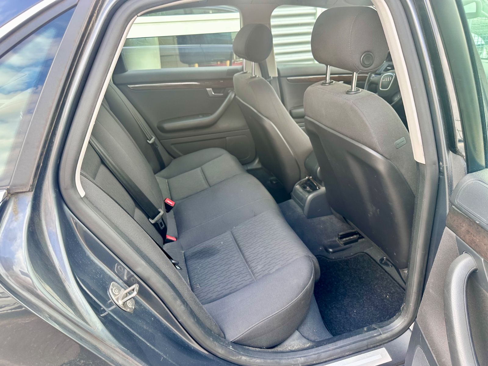 Fahrzeugabbildung Audi A4 Limousine 1.8 T Automatik Schiebedach