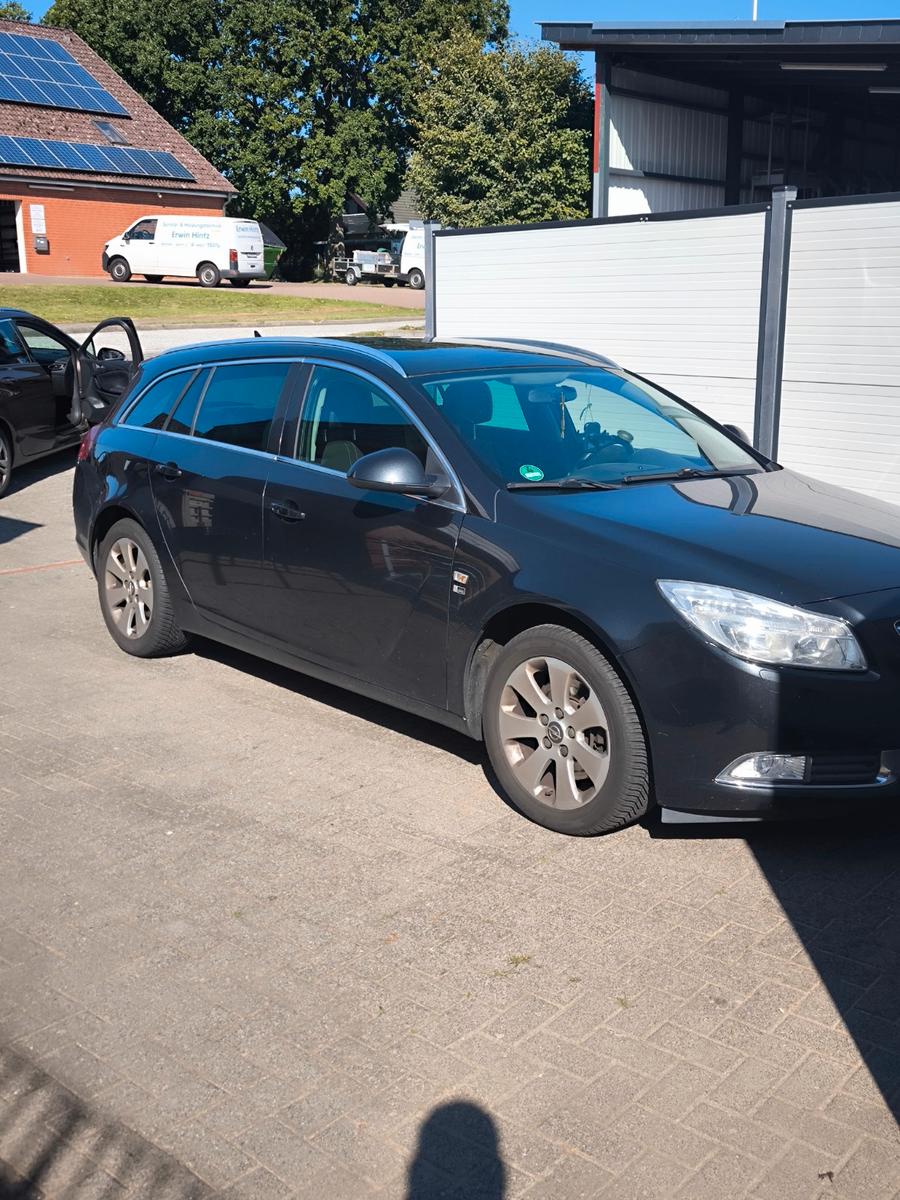 Opel Insignia 2012 — interior
