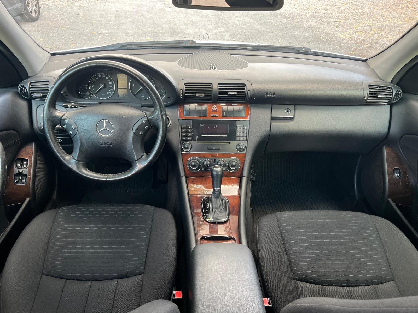 Mercedes-Benz C220 2006 — photo 13