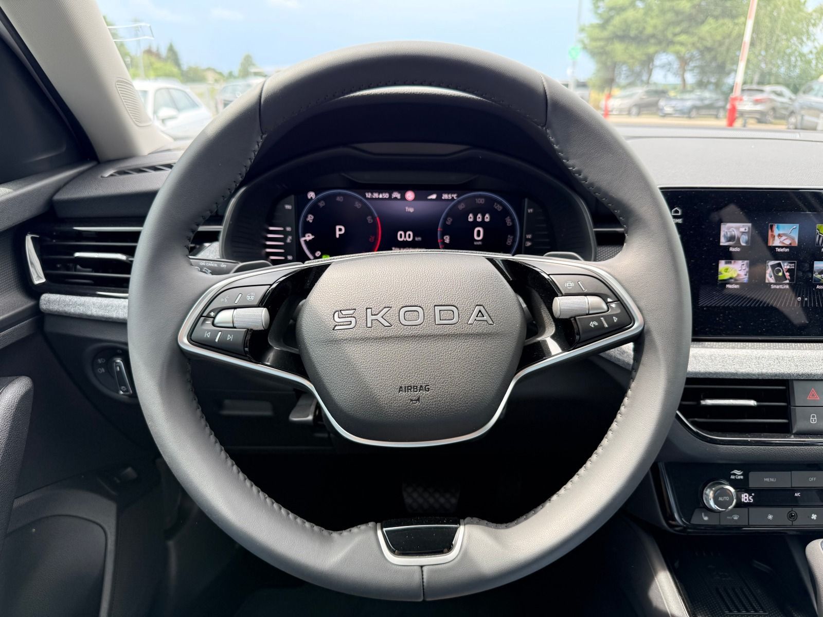 Fahrzeugabbildung SKODA Kamiq 1115PS DSG*BehFro*RFK*AHK*eHeck*Matrix
