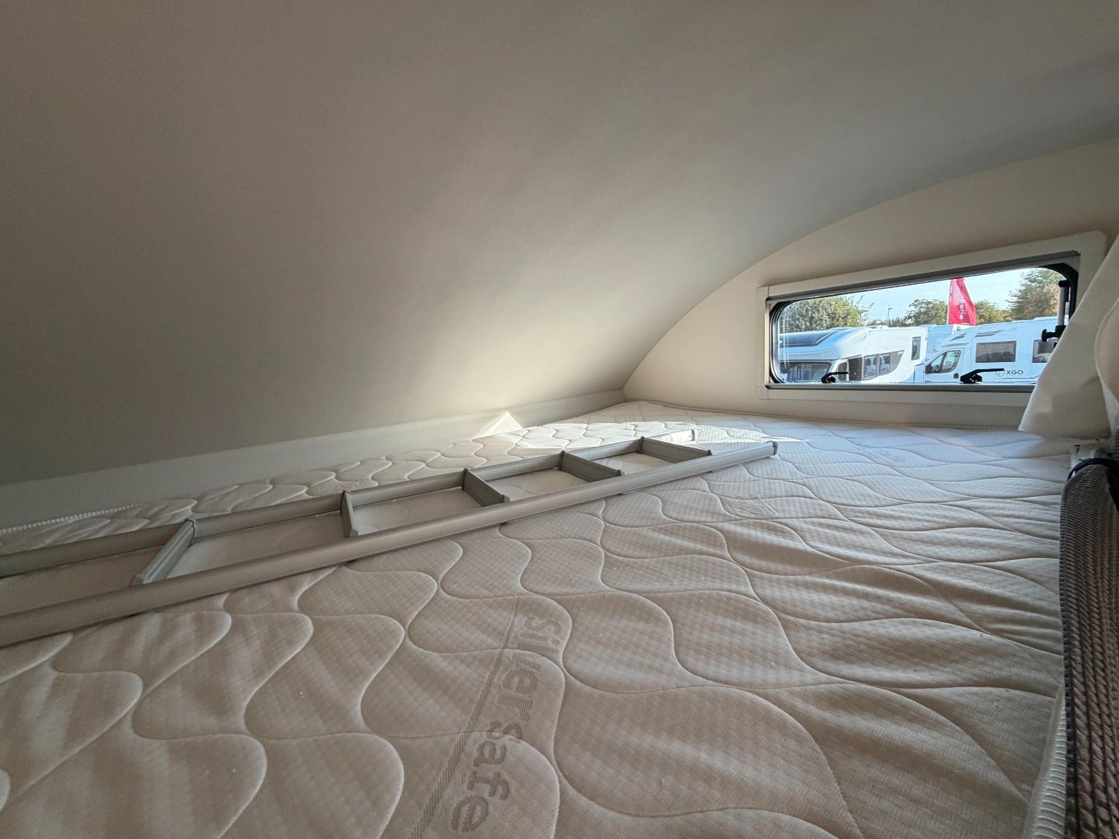 Fahrzeugabbildung XGO Dynamic 39 Lounge - Markise, Fahrradträger -