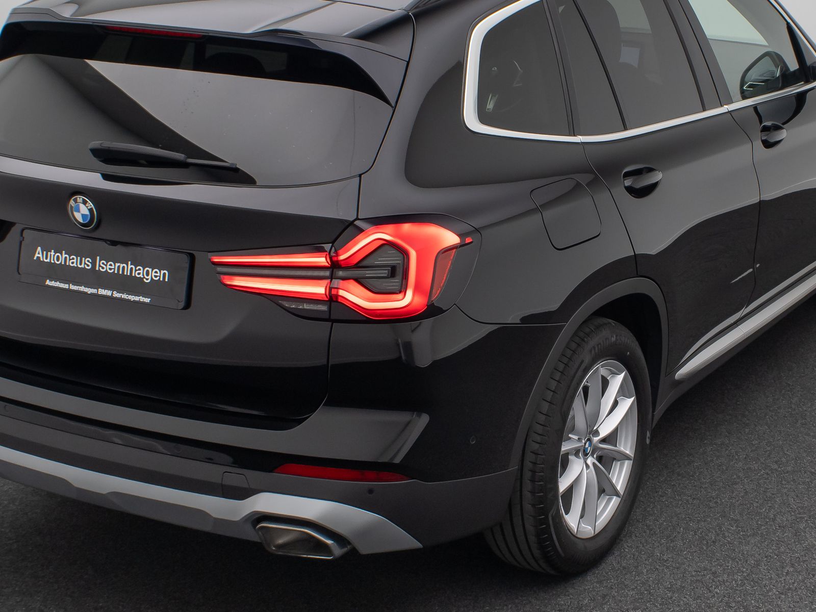 Fahrzeugabbildung BMW X3 xD30d Kamera DAB HiFi Lenkrhzg Alarm Sport