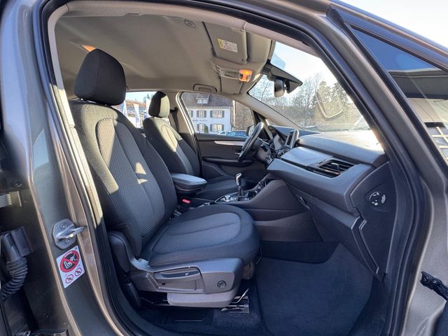 218i Active Tourer Advantage GRA/NAVI/SHZ/RFK