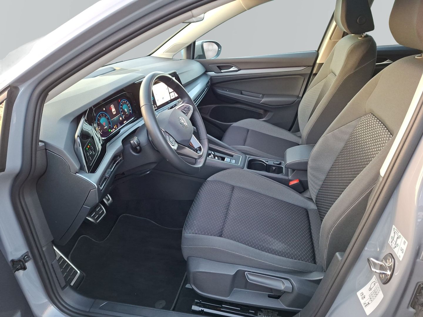 Golf VIII 1.5 eTSI DSG Active *Pano*Garantie*