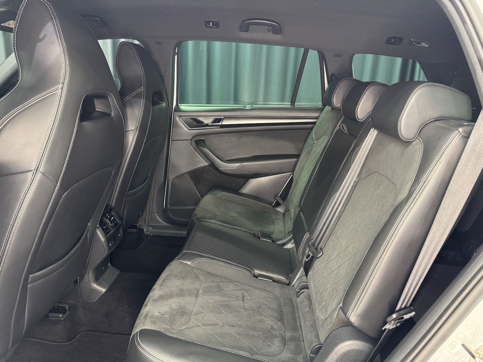 Fahrzeugabbildung SKODA Kodiaq Sportline 4x4|DSG|7-SITZER|AHK|ACC