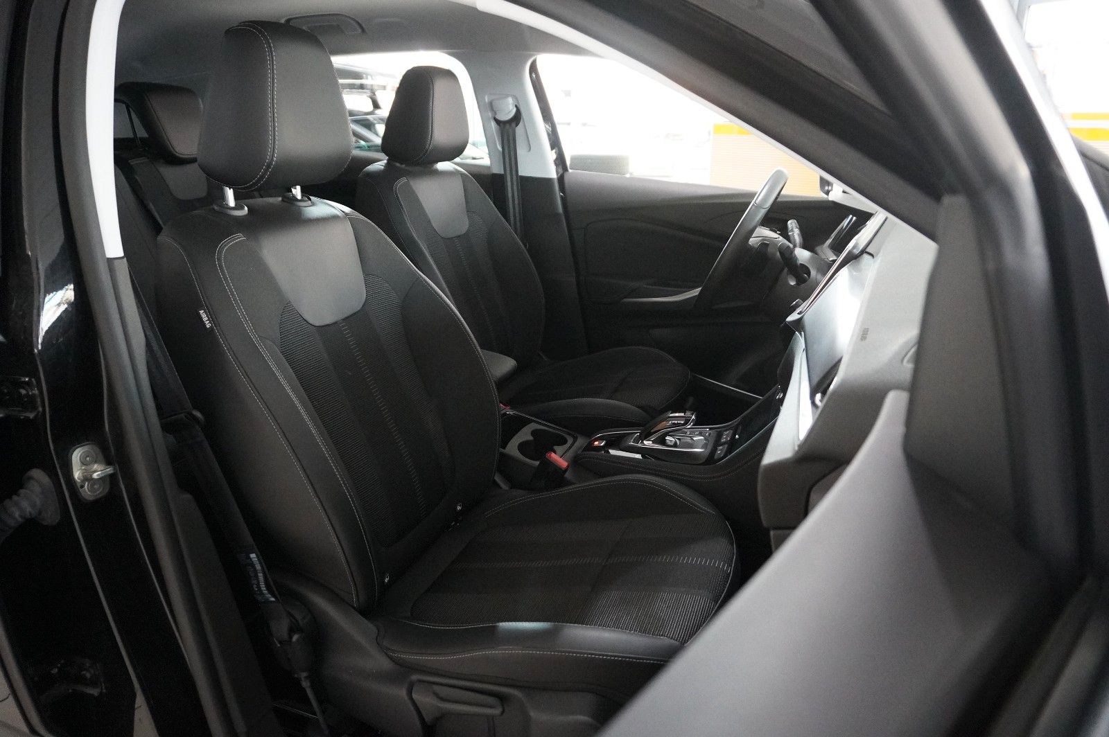 Fahrzeugabbildung Opel Grandland (X) 1.6 PHEV ELEGANCE NAVI/LED/SPORT