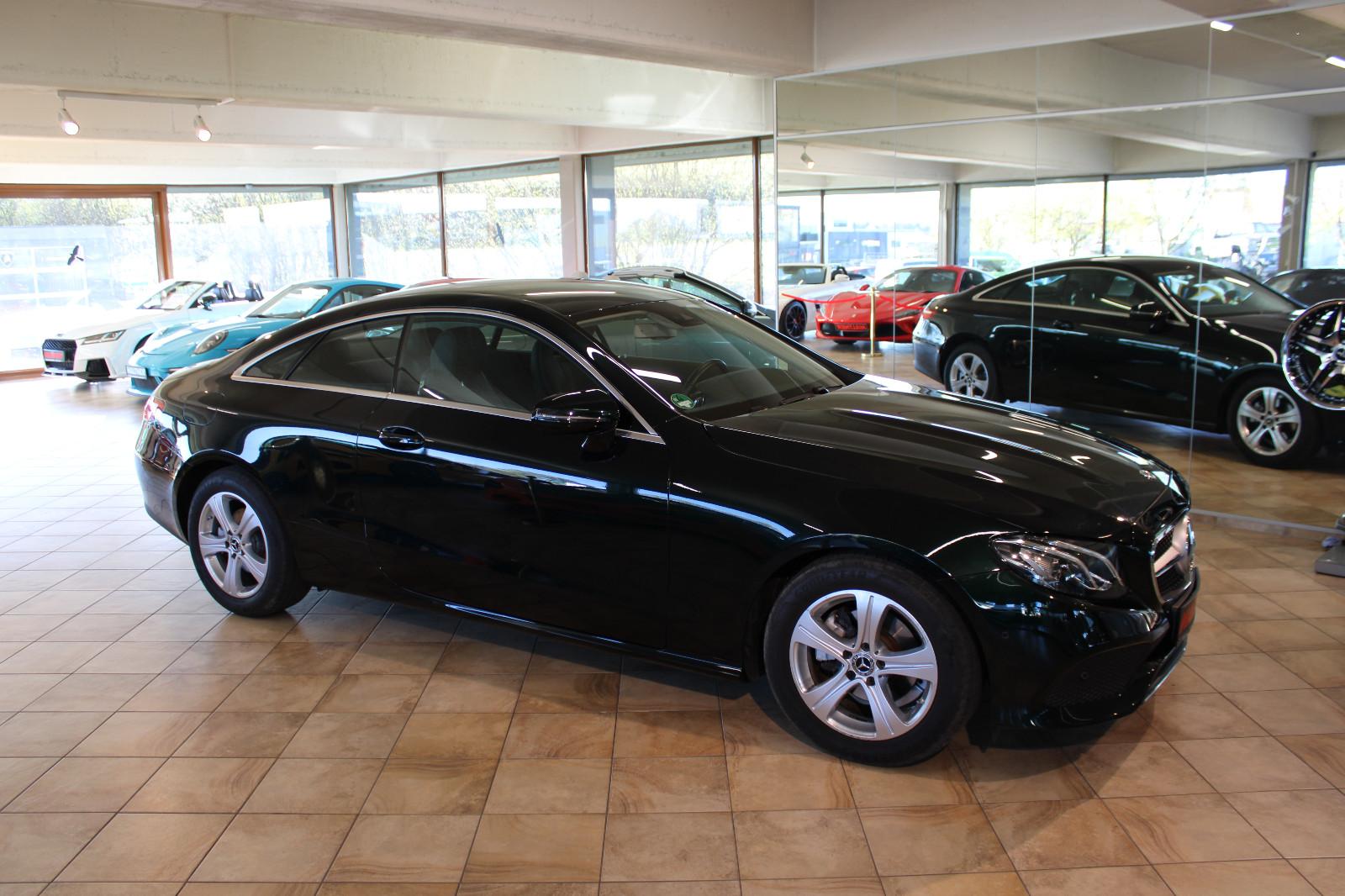 Mercedes-Benz E 200 Coupe *Sonderlack+2. Hand+Top*