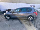 Peugeot 308 SW Platinum 150 THP*2:HD*S.Heft*Tüv Neu - Peugeot 308 Platinum mit Benzin-Antrieb