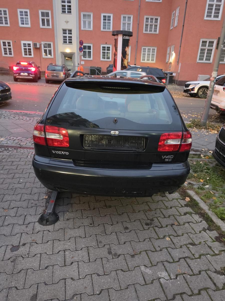 Volvo V40 2004 — photo 6