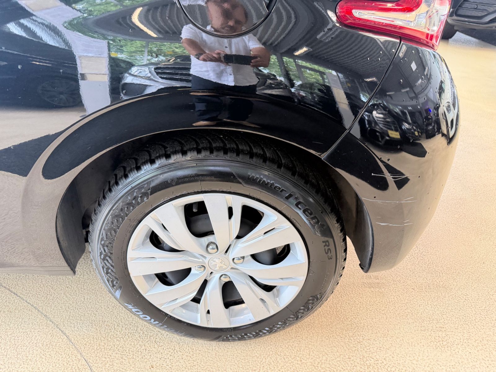 Fahrzeugabbildung Peugeot 208 Active