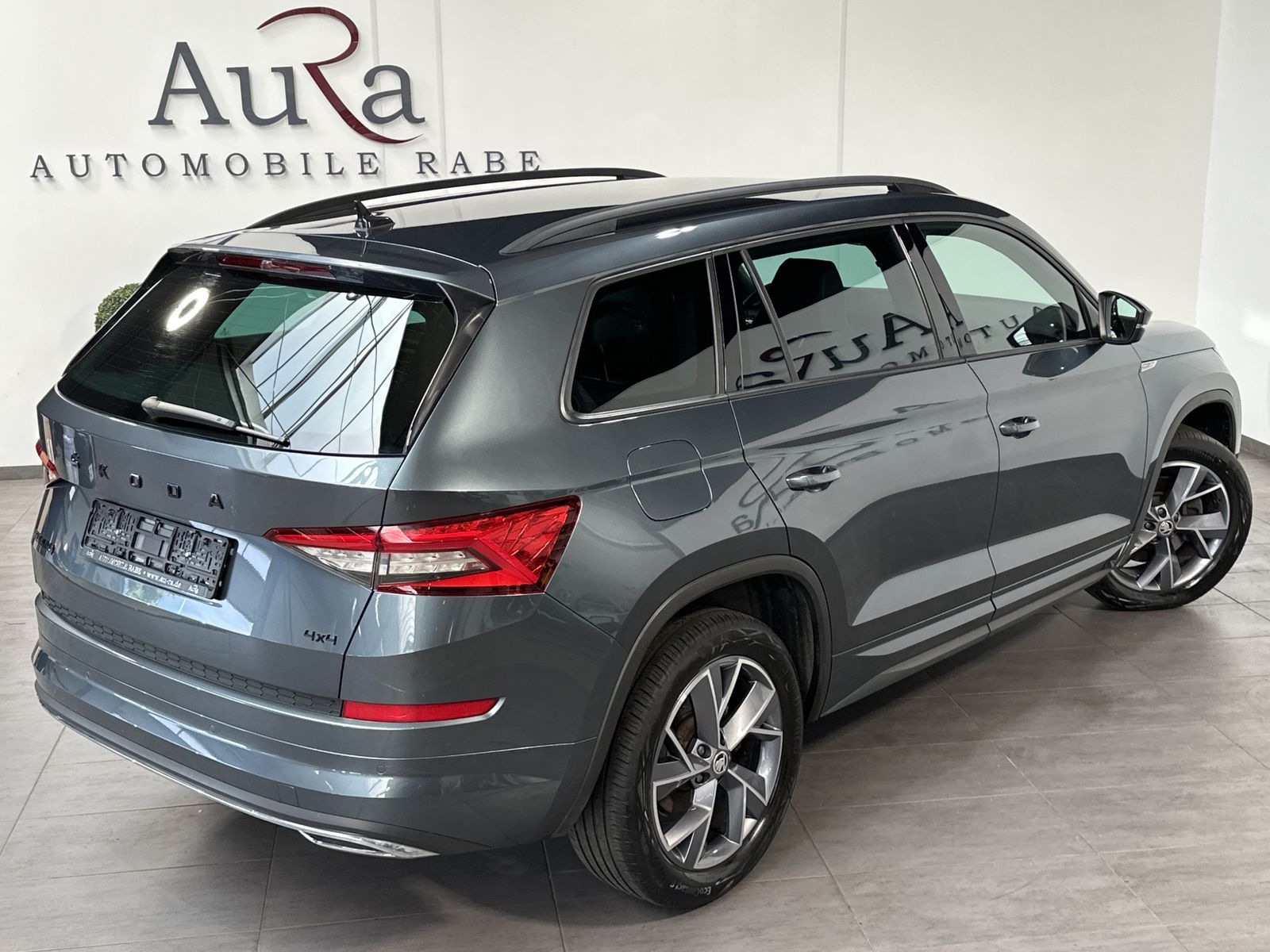 Fahrzeugabbildung SKODA Kodiaq 4x4 Sportline NAV+LED+AHK+19ZO+CANTON+1HD