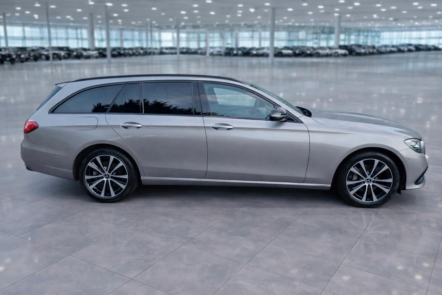 Mercedes-Benz E 300e T-Modell Hybrid Avantgarde Night Paket