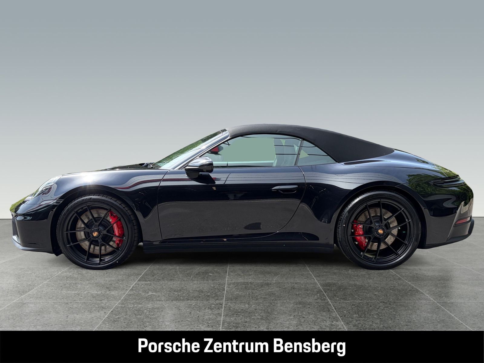 Porsche 911 Carrera 4 GTS Cabriolet imagem 2