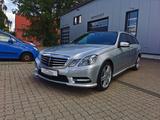 Mercedes-Benz E 500 AMG NAVI BI XENON AHK PANO TOP ZUSTAND - Mercedes-Benz E-Class aus 2012
