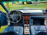 Mercedes-Benz E 320 E 320 - Mercedes-Benz E 320 mit Benzin-Antrieb