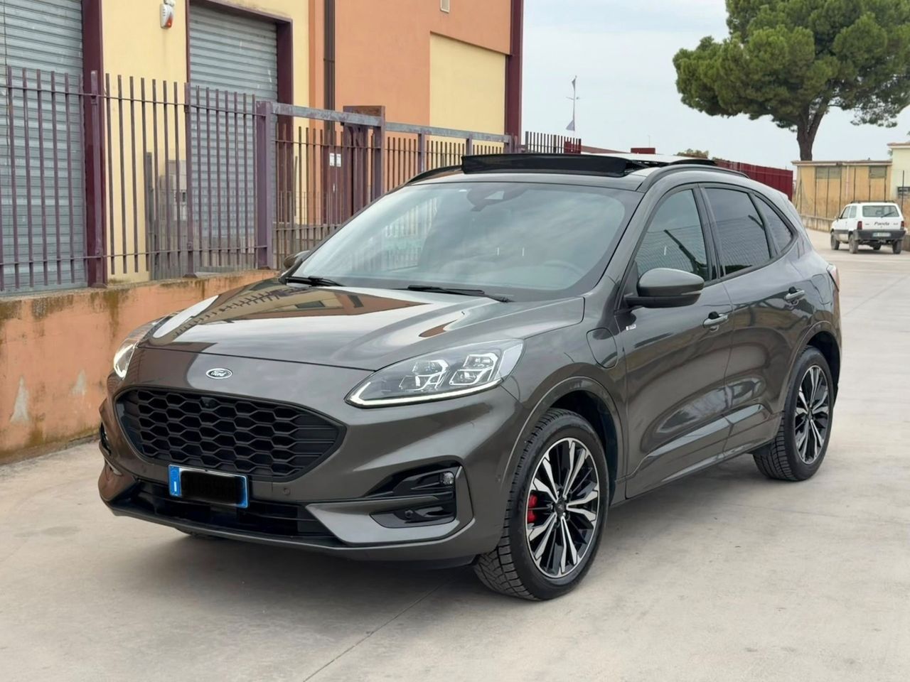Ford Kuga 2.5 Plug In Hybrid 225 CV CVT 2WD ST-L