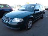 Volkswagen Passat Variant 1.6l°Klimaanlage°Tüv° Scheckheftg - Volkswagen Passat Variant aus 2001