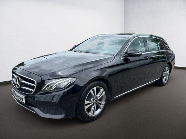 Image of Mercedes-Benz E 220