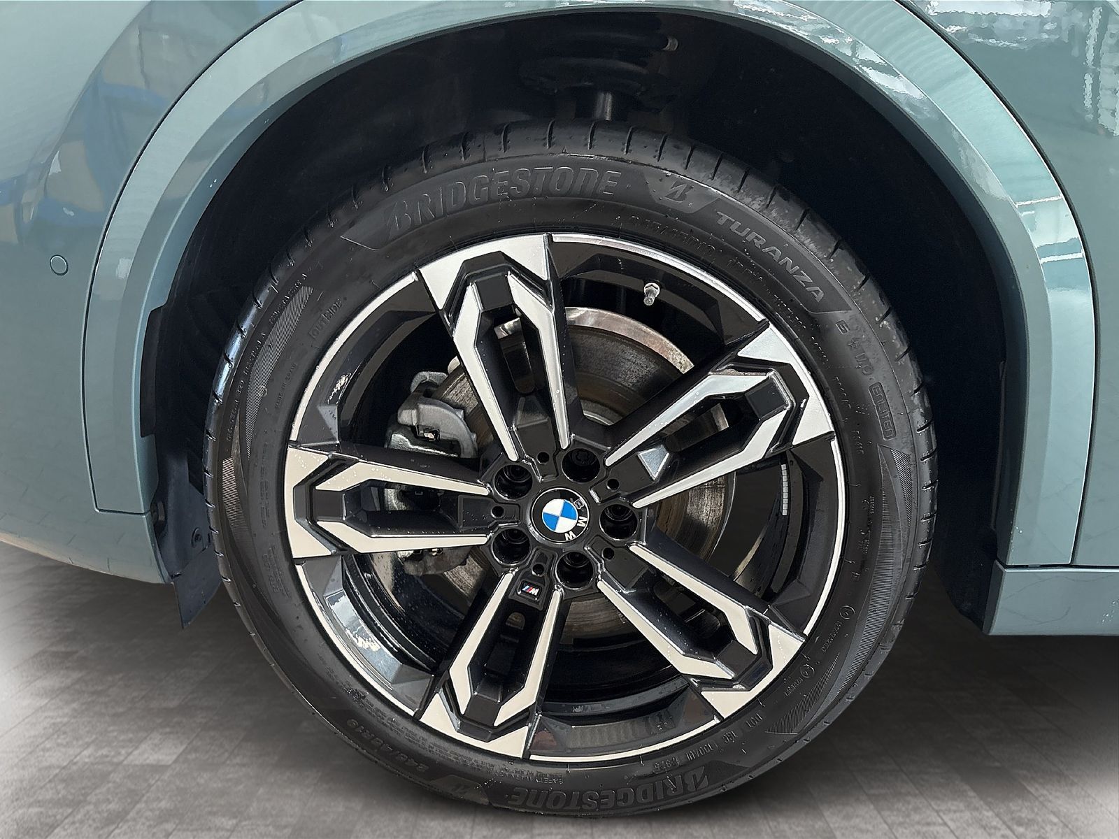 BMW iX2 - Bild 10