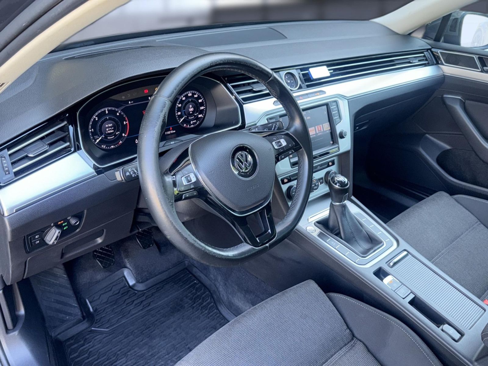 Fahrzeugabbildung Volkswagen Passat Variant  2.0 TDI / unfallfrei