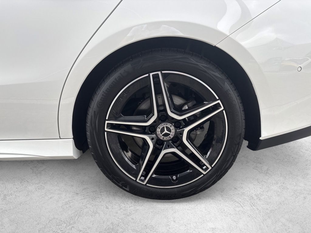 Mercedes-Benz CLA 220 4MATIC Coupé AMG NIGHT PANO 360 ACC SOUN foto 4