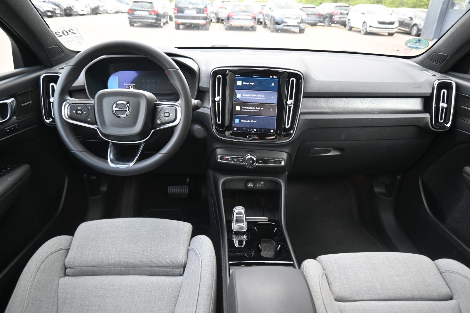 Fahrzeugabbildung Volvo C40 Ultimate BEV Single Motor H/K*AHK*PANO*