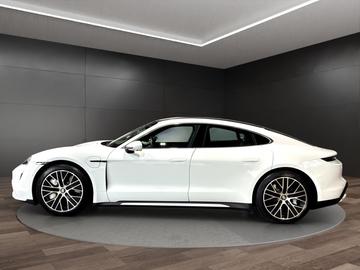صورة 7 لـ 2020 Porsche TAYCAN