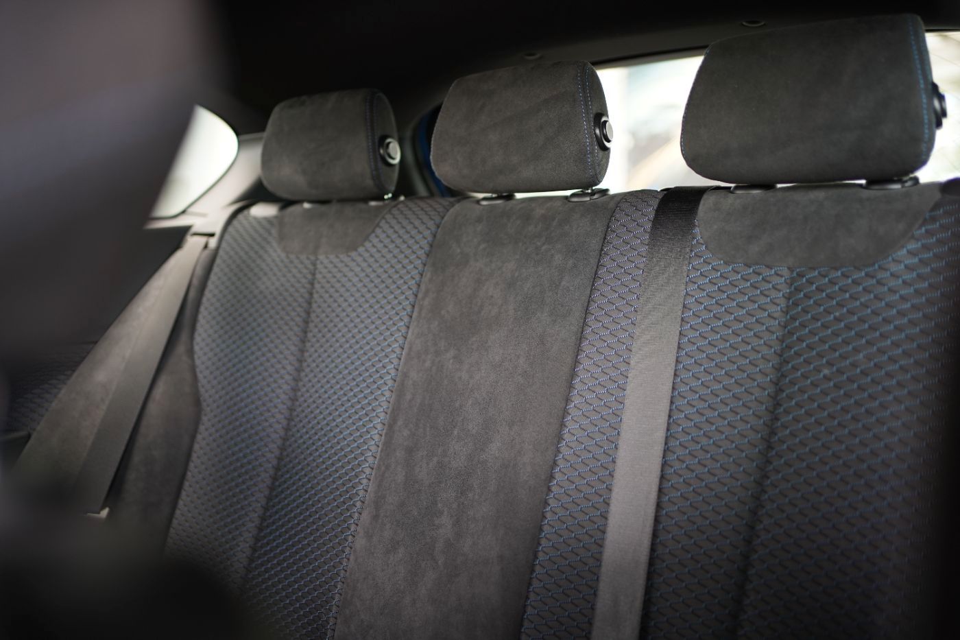 Fahrzeugabbildung BMW 118iA M-Sport KlimaA+LED+Navi+PDC+SHZ+Multi-Lenk