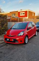Toyota Aygo (X) 1,0-l-VVT-i - - Toyota Aygo (X) in Lübeck