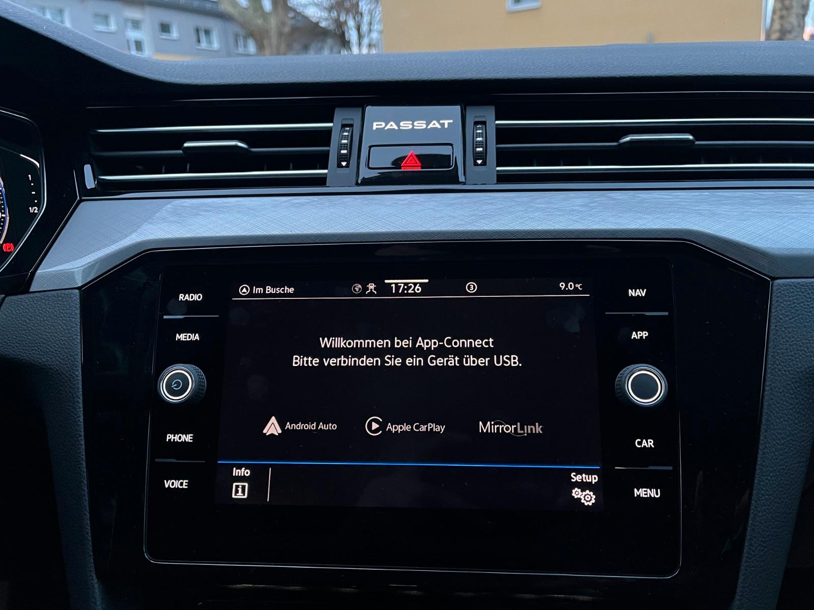 Volkswagen Passat Variant Business *SHZ*VRT*NAVI*TÜV NEU