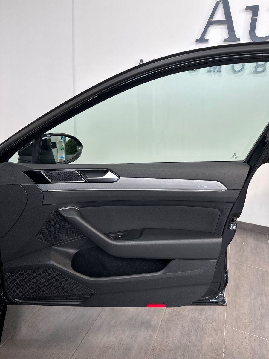 Fahrzeugabbildung Volkswagen Passat Variant GTE NAV+LED+ACC+AHK+17ZOLL+KAMERA