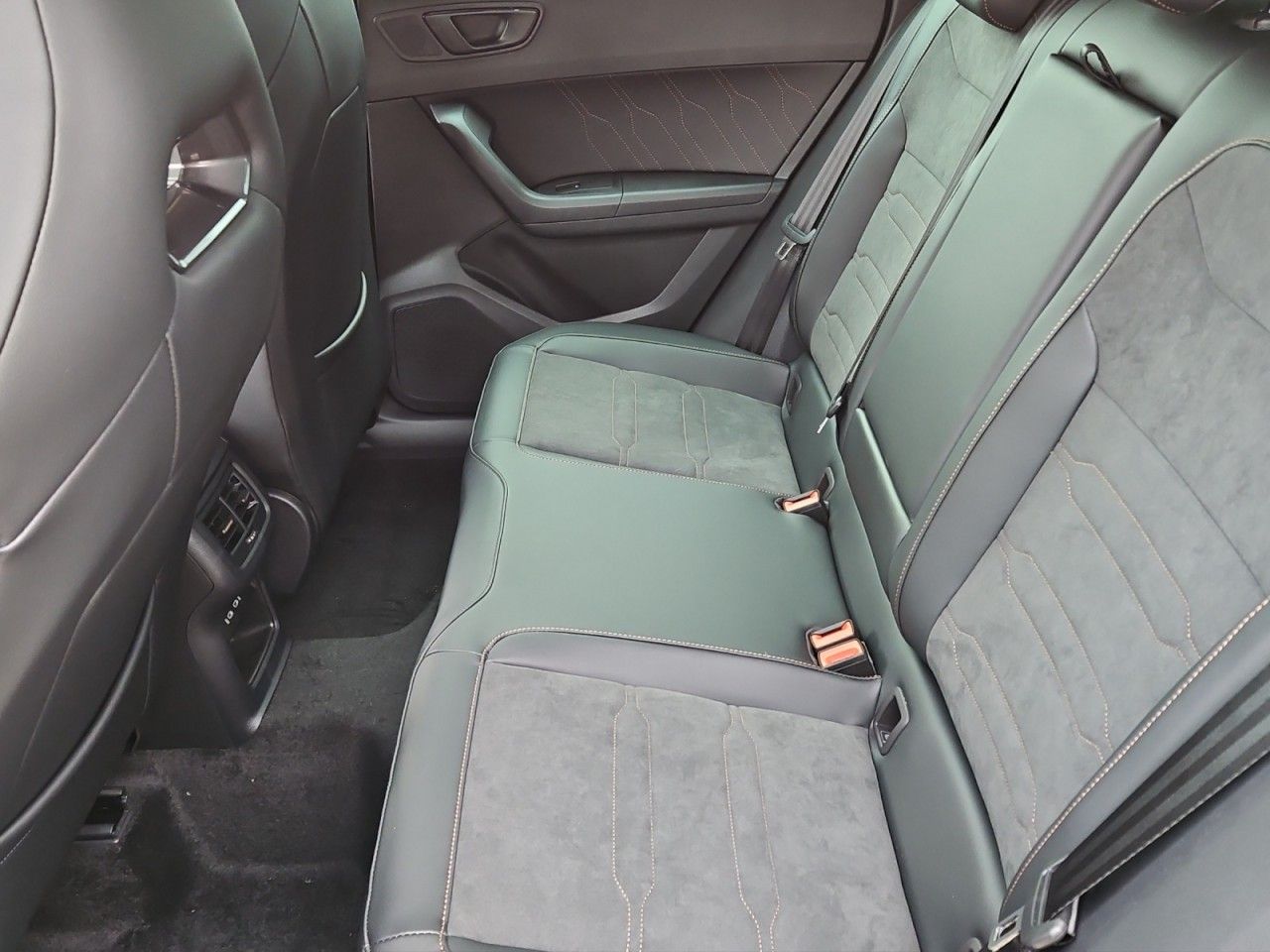 Fahrzeugabbildung CUPRA Ateca Basis 4Drive,AHK,Navi,el.Heckklappe,Totwin