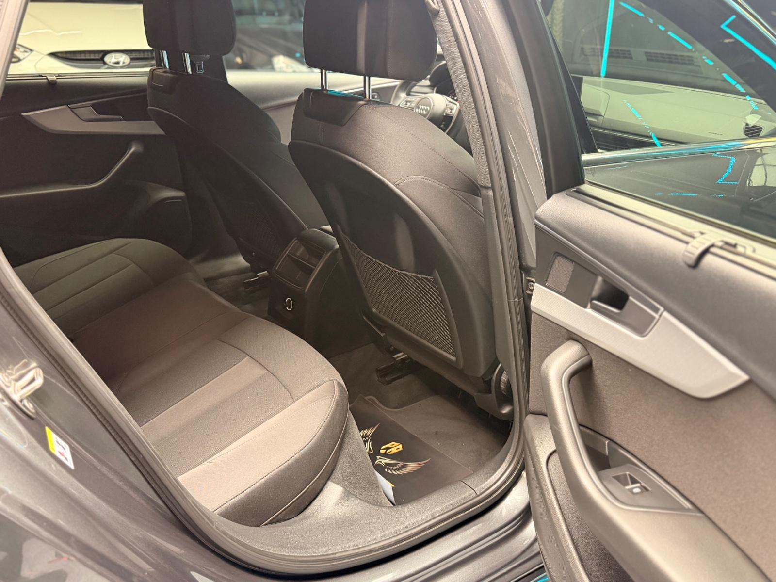 Audi A4 Avant 45 TFSI quattro S line/LED/AHK/ACC