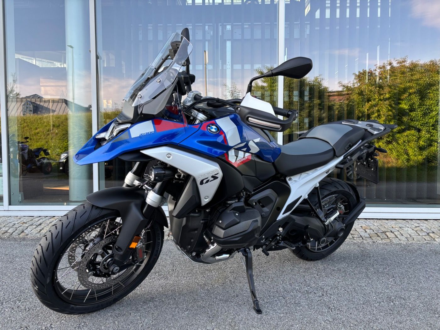 Fahrzeugabbildung BMW R 1300 GS Trophy ASA inkl. Zubehörgutschein 1.30