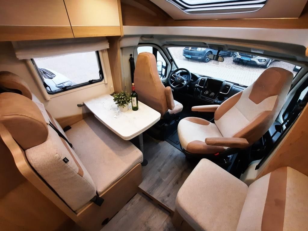 Fahrzeugabbildung LMC Cruiser V 646 G Solar/Rüfa/Sat/TV