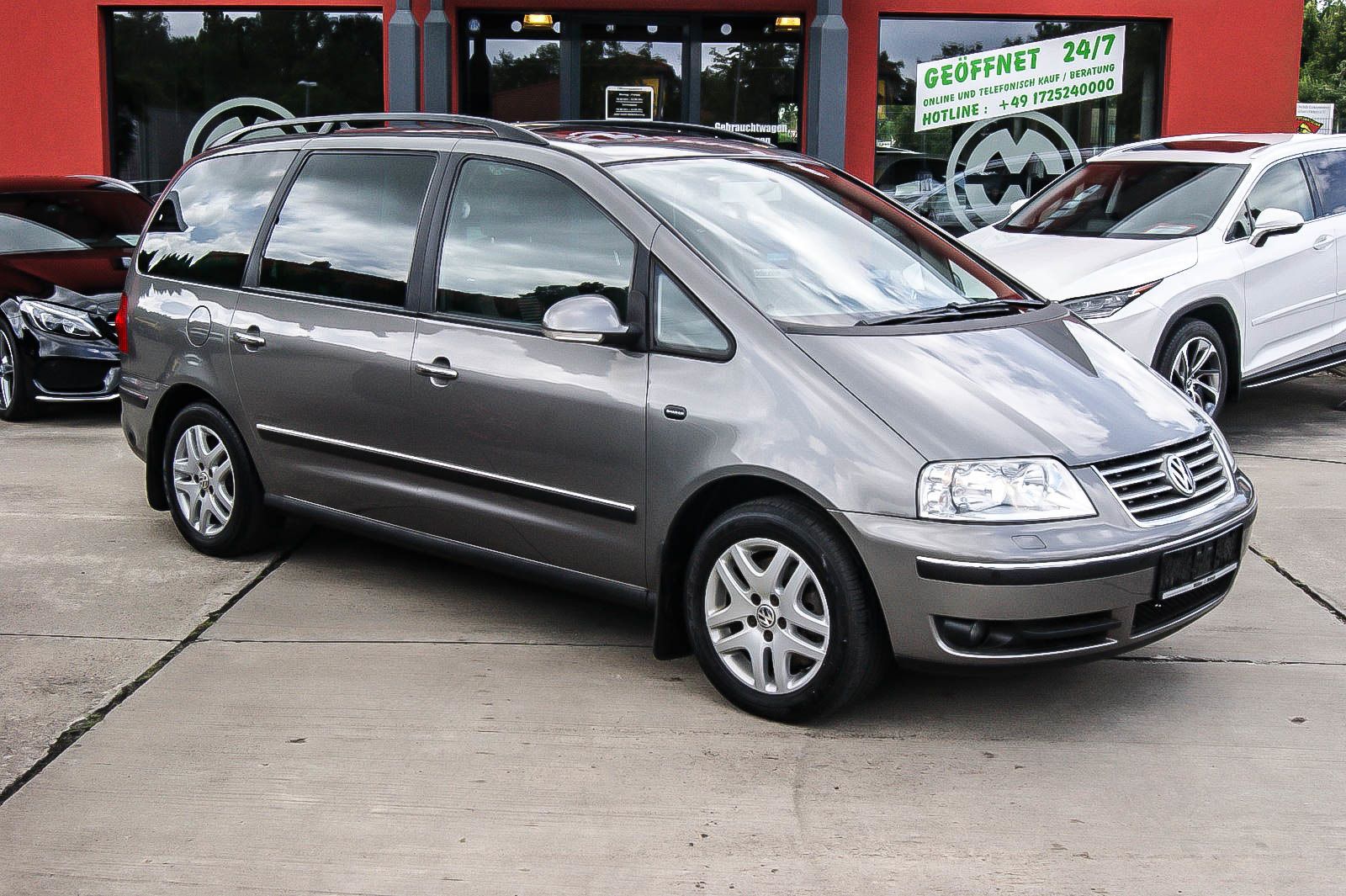 Fahrzeugabbildung Volkswagen Sharan 1.8T AUTOGAS United XENON NAVI EGSD PDC