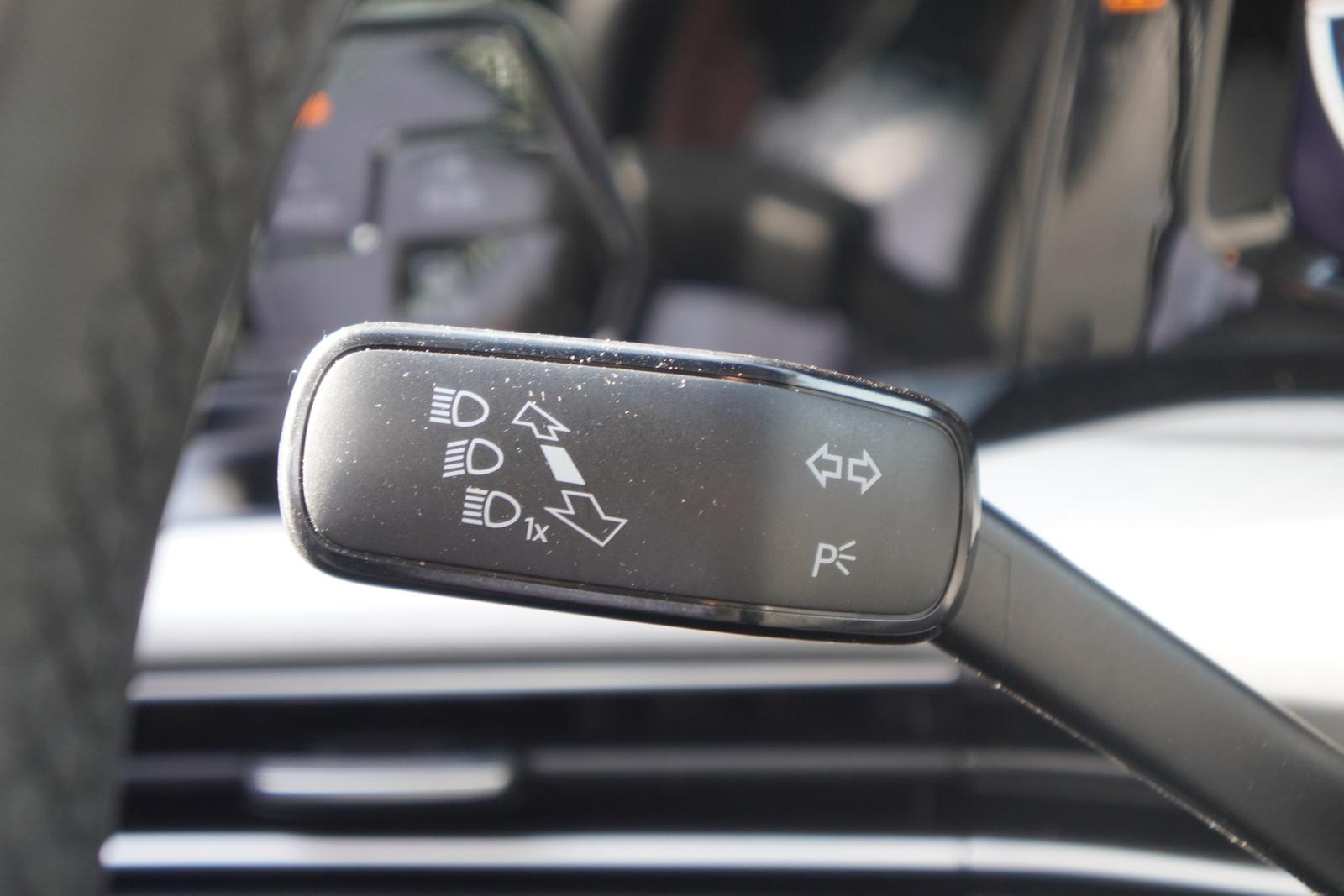 Volkswagen Golf VIII Variant 1.0 Life LED Navi Kamera ACC, миниатюра 25