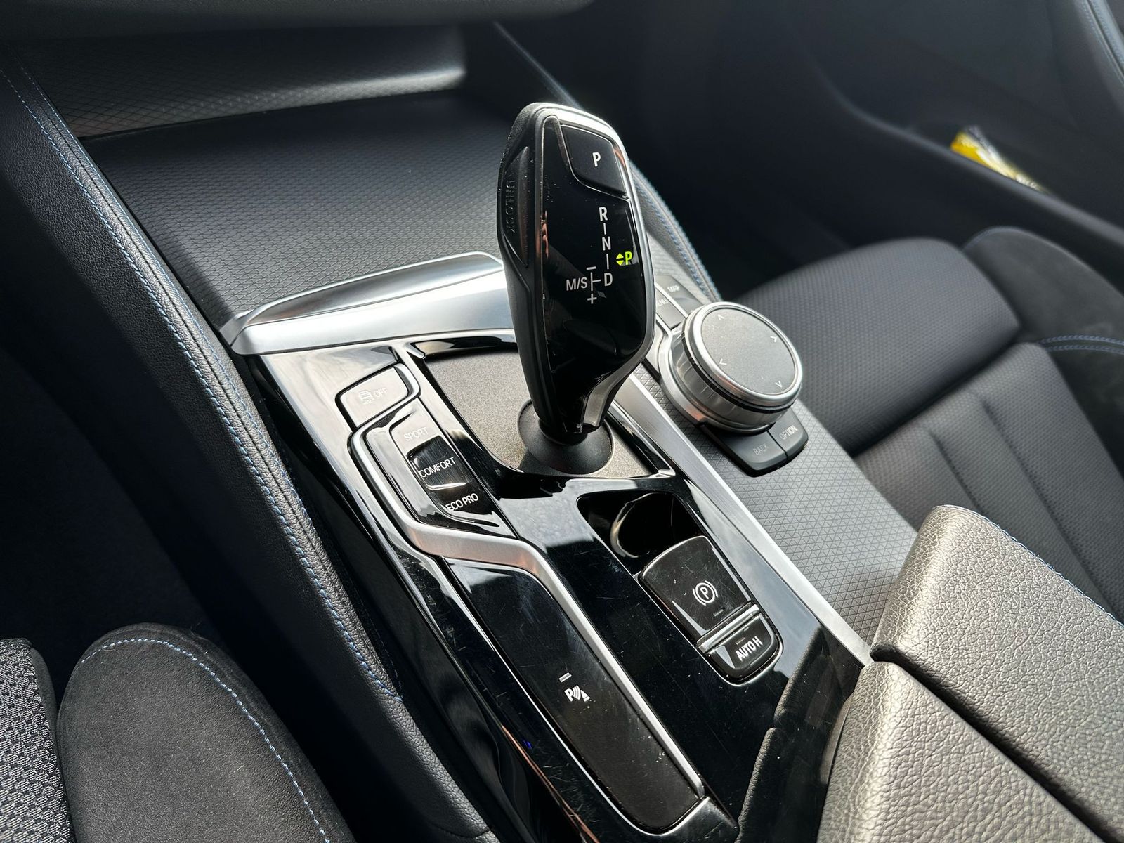 Fahrzeugabbildung BMW 520d Aut To Sport Aut M PAKET+SHADOW+VIRTU+PROF+