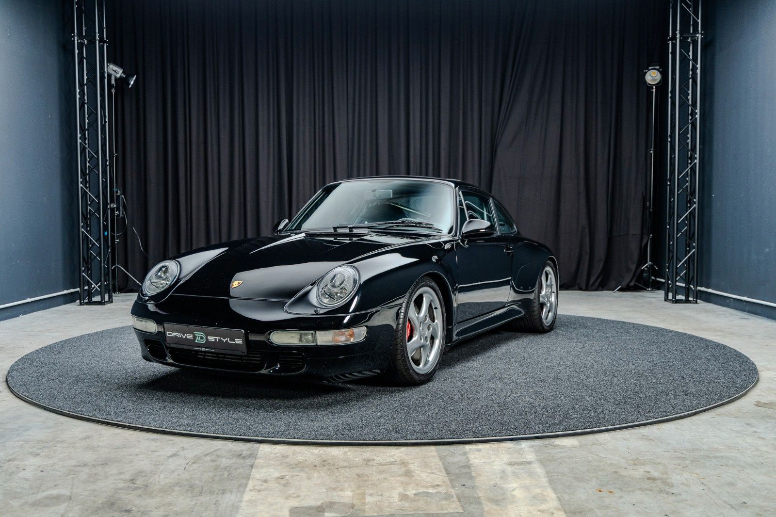 Fahrzeugabbildung Porsche 993 Carrera 4S + Bilstein + RS Sitze + Käfig