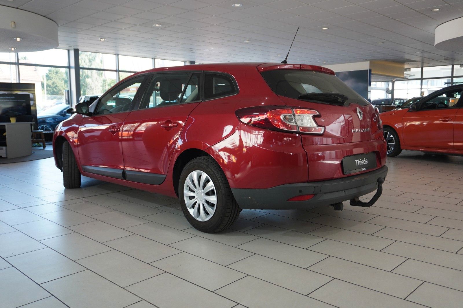 Fahrzeugabbildung Renault Megane Grandtour 1.6 AUTHEN. KLIMA/PDC/NEBEL/AHK