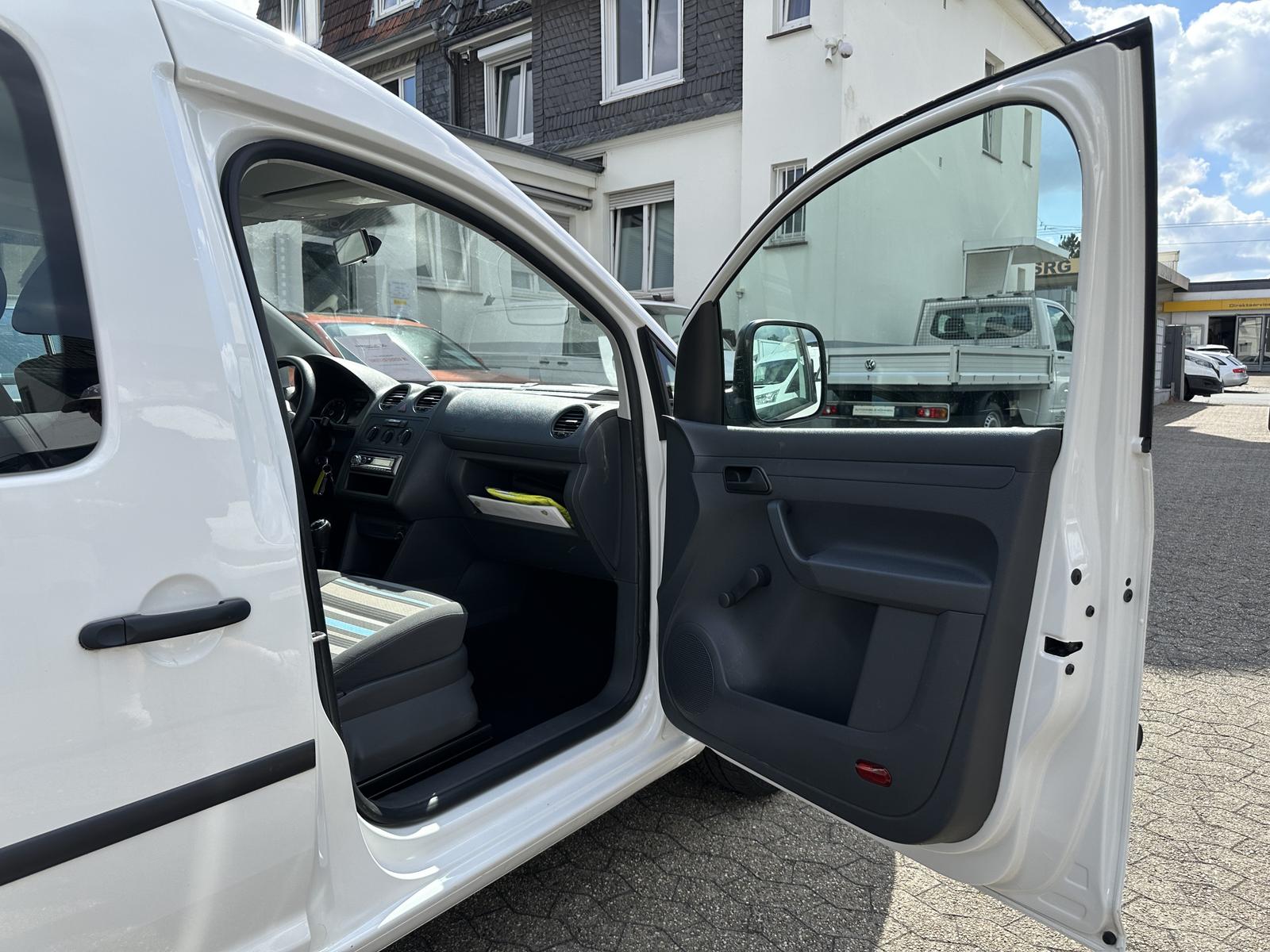 Volkswagen Caddy Maxi RAMPE / ROLLSTUHL / 1 HAND / 