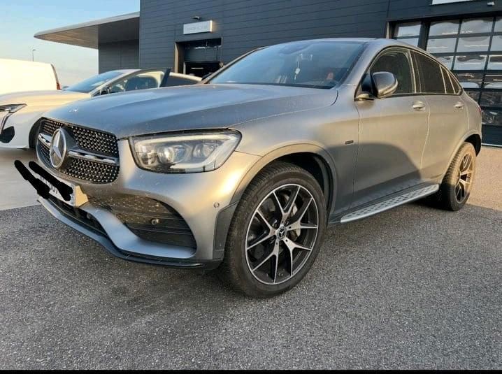 Image of Mercedes-Benz GLC 300