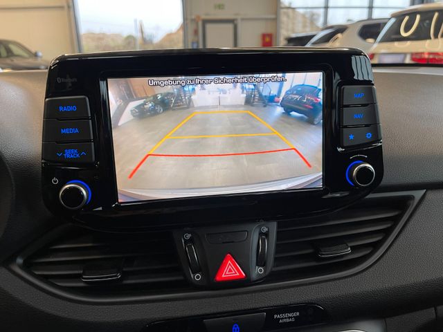 Hyundai i30 cw Trend *NAVI*KAMERA*PDC*CARPLAY*SHZ*LKRHZ*