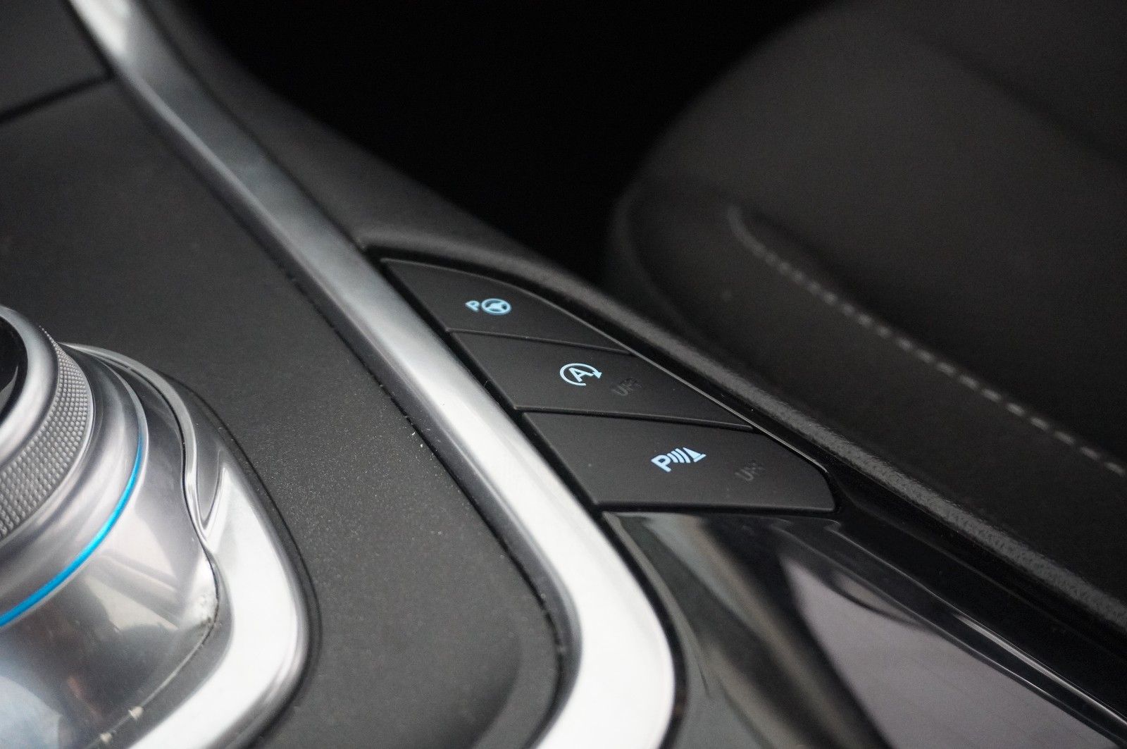 Fahrzeugabbildung Ford S-Max 2.0D TITANIUM NAVI/SHZ/KAMERA/SPORT/AHK