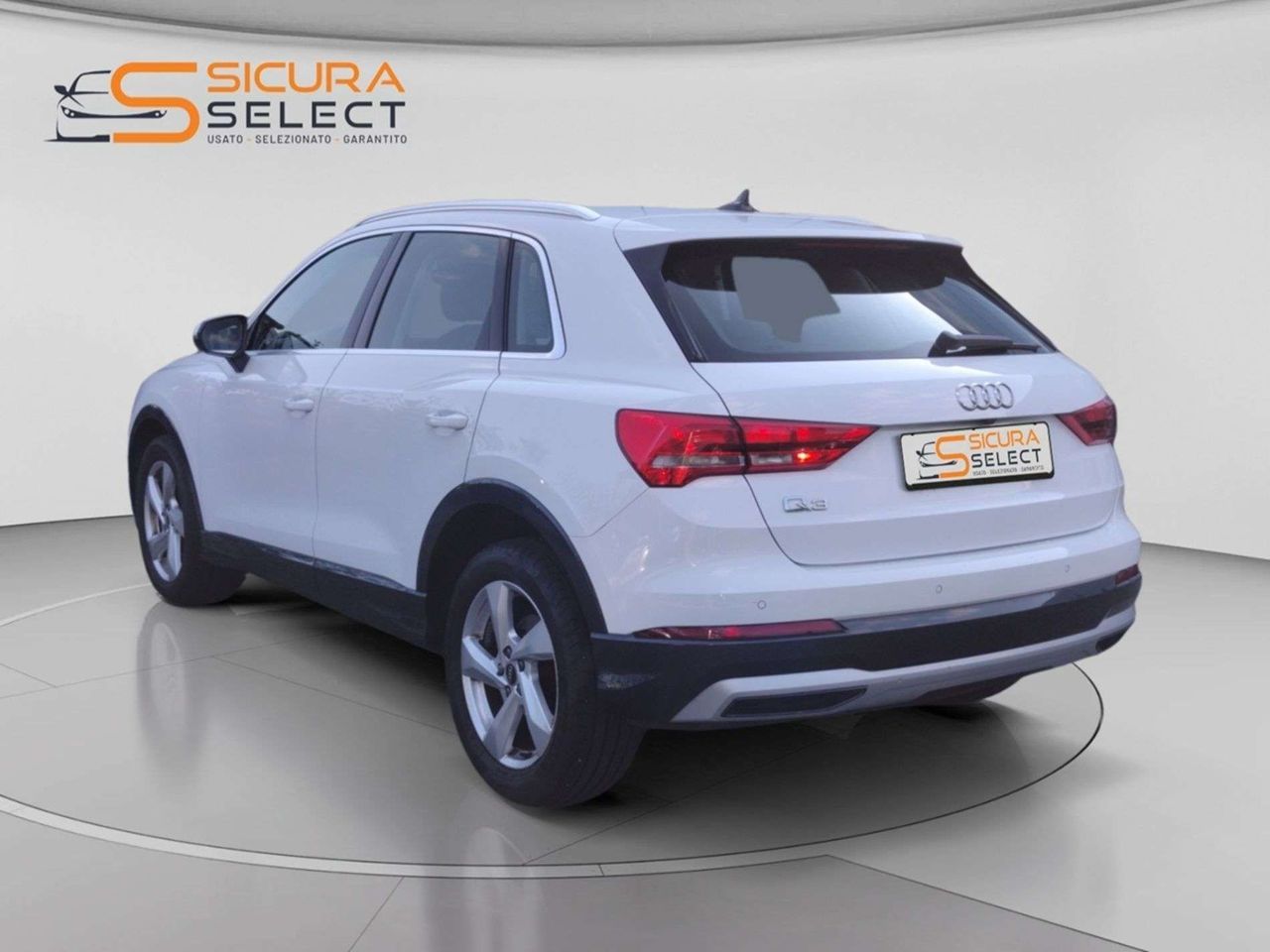 Audi Q3 AUDI Q3 35 TDI S tronic Business Advance imagem 3