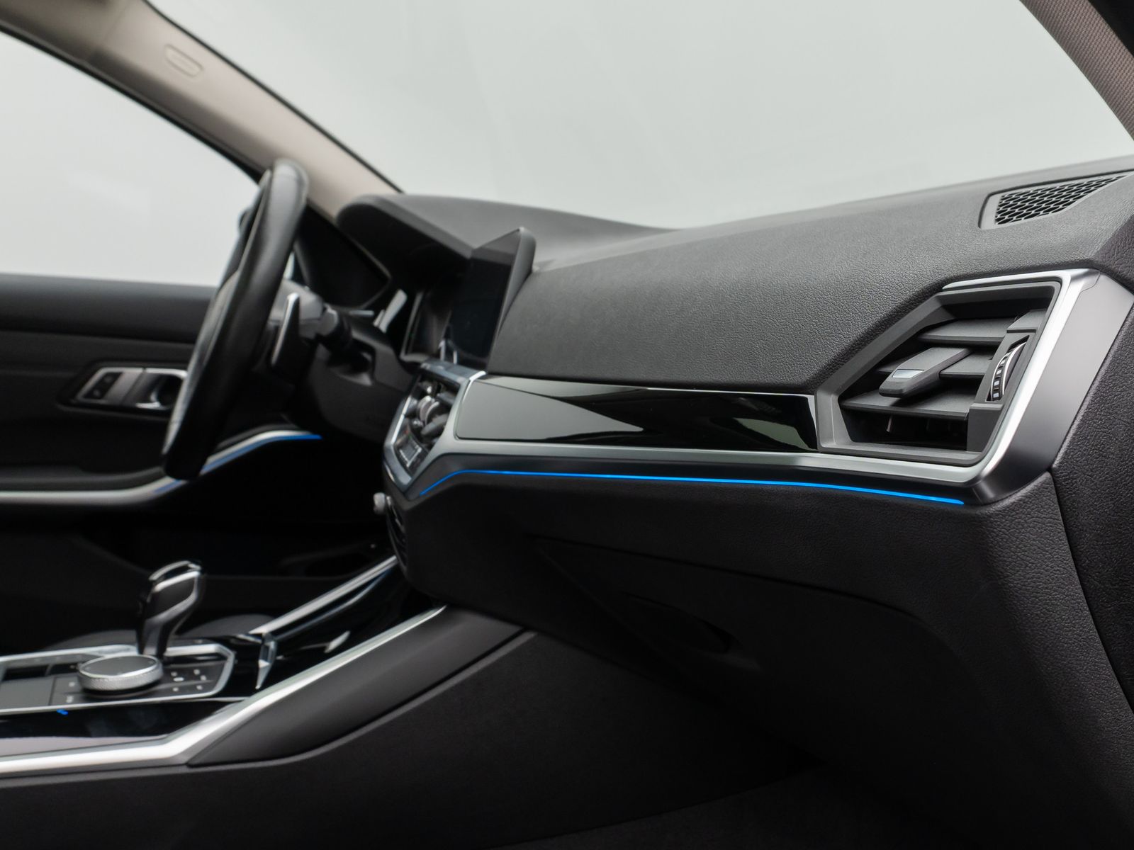 Fahrzeugabbildung BMW 330e xD Sport Line Panorama Laser Kamera HUD DAB